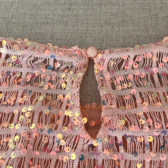 Sequined Pink/ Melon NEW faux feathered long sleeve crop top size large - Picture 5 of 6